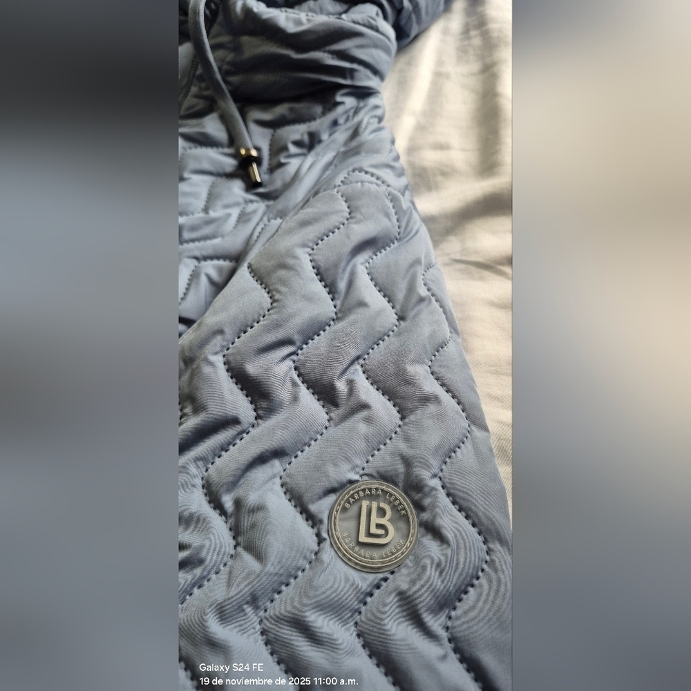 Women's Quilted Hooded Jacket - Blue - Picture 6 of 10